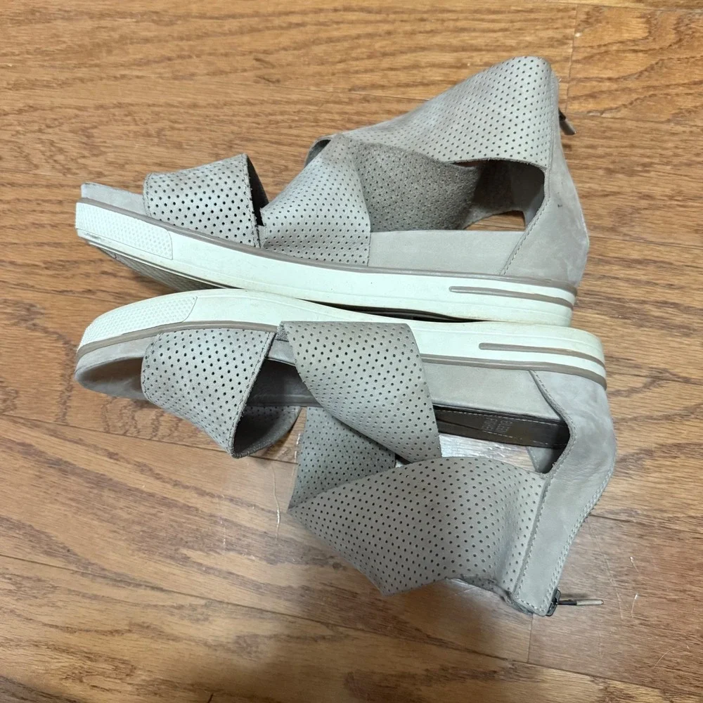 Eileen Fisher Size 8.5 Tan Sport Perforated Nubuck Ankle Wrap Platform Sandals‎